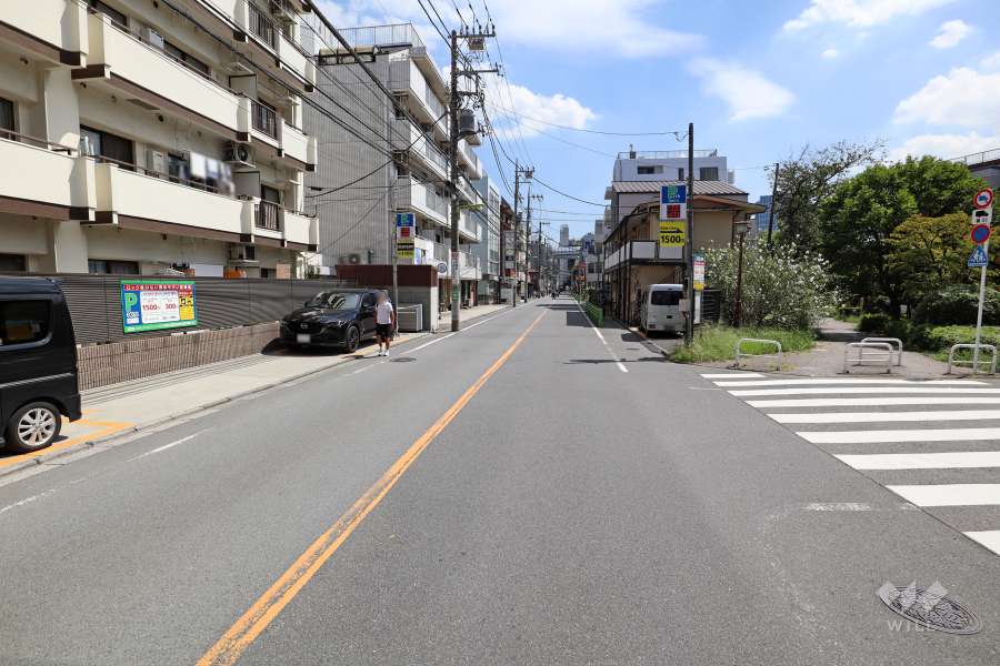 敷地南側の前面道路