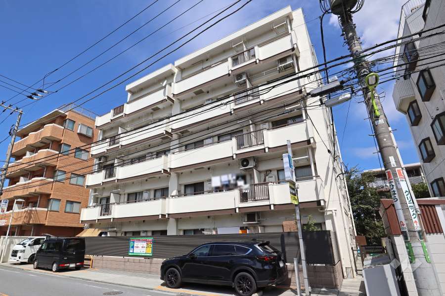 ライオンズマンション二子玉川の外観(南東側から)