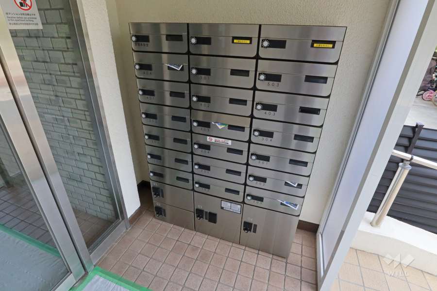 宅配ボックスと共用ポスト