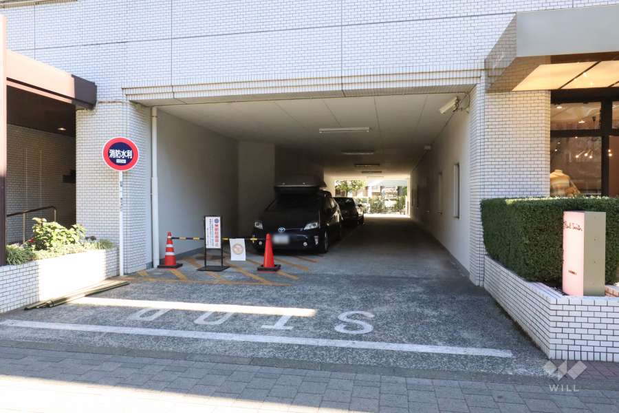 駐車場の出入り口