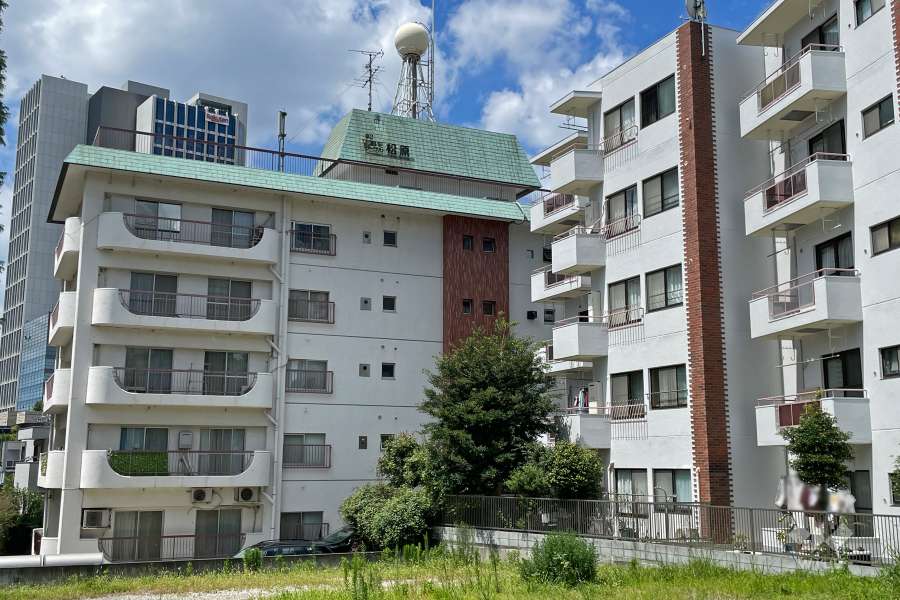 第二上野毛マープル松原の外観（東側から）