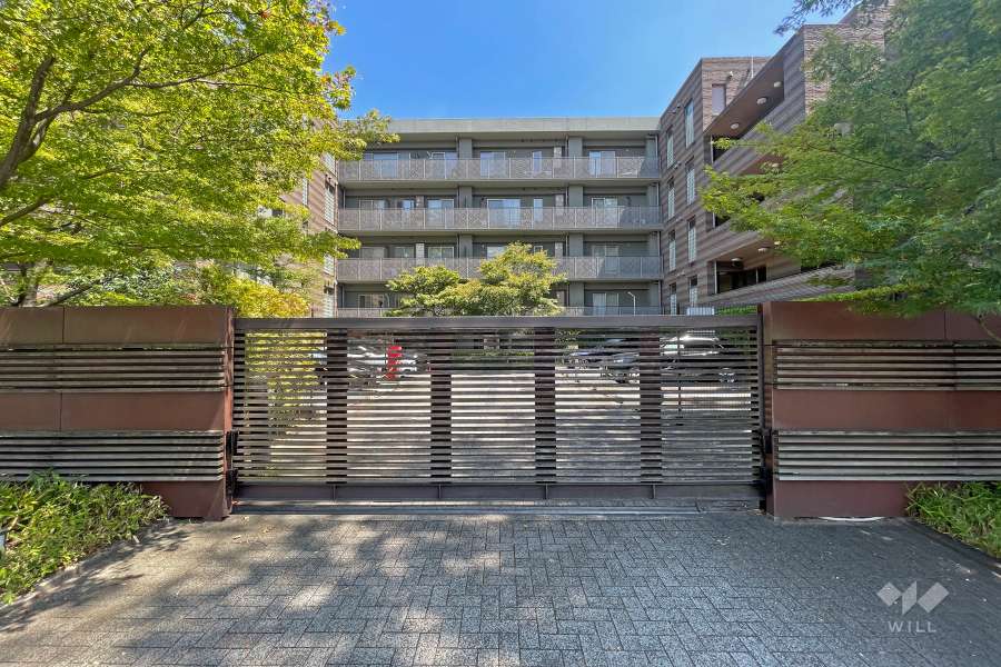 駐車場の出入り口