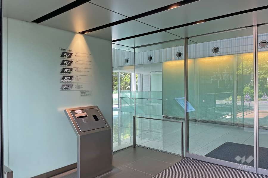 エントランスはオートロック付きです。