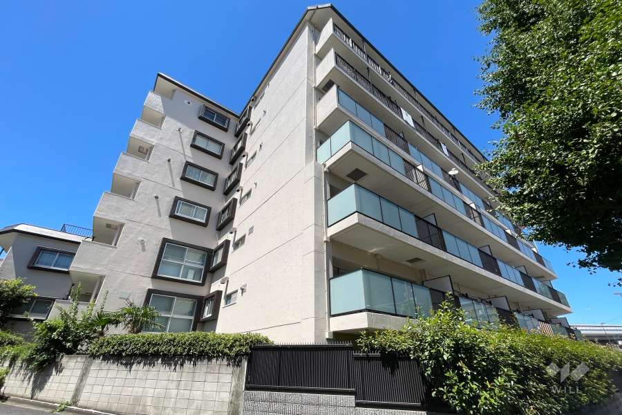 日商岩井第１玉川台マンションの外観（南西側から）