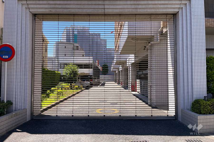 駐車場の出入り口（リングシャッター付き）・敷地内駐車場（屋内機械式・屋外機械式）