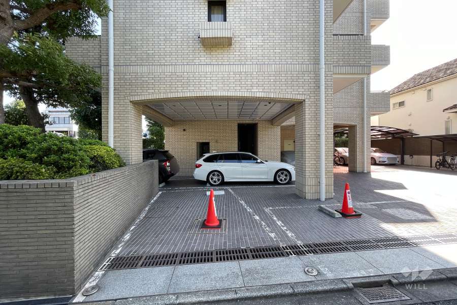 敷地内駐車場（屋内平面式）