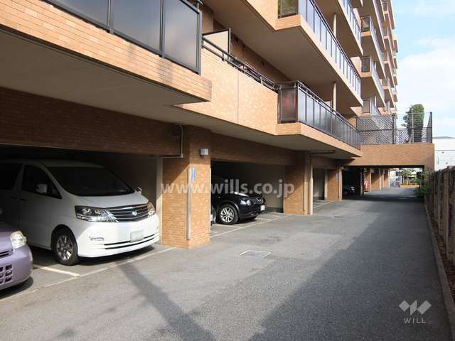 敷地内駐車場（屋内平面式）