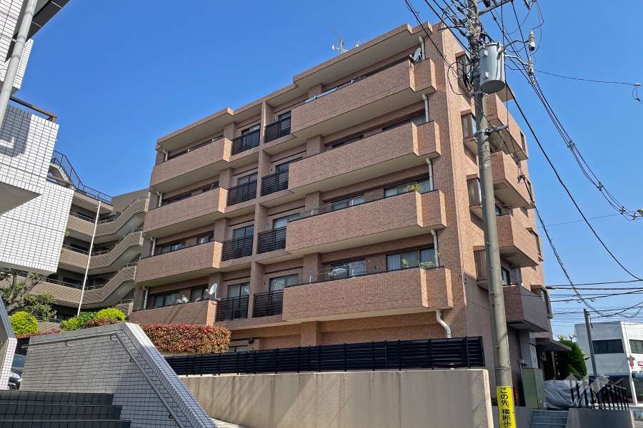 藤和田園調布ホームズの外観（南東側から）