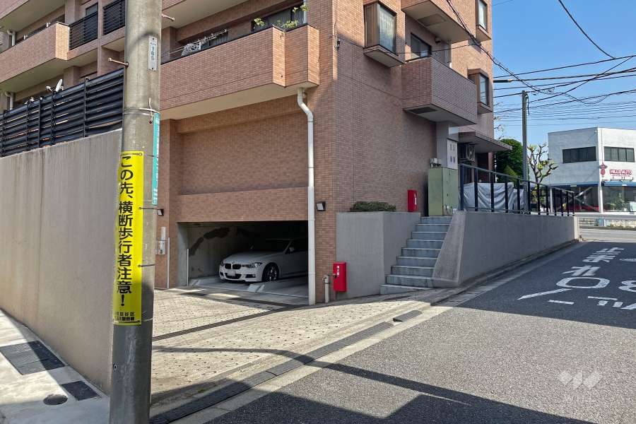 駐車場の出入り口