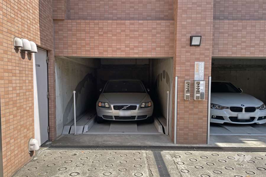 敷地内駐車場（屋内平面式）