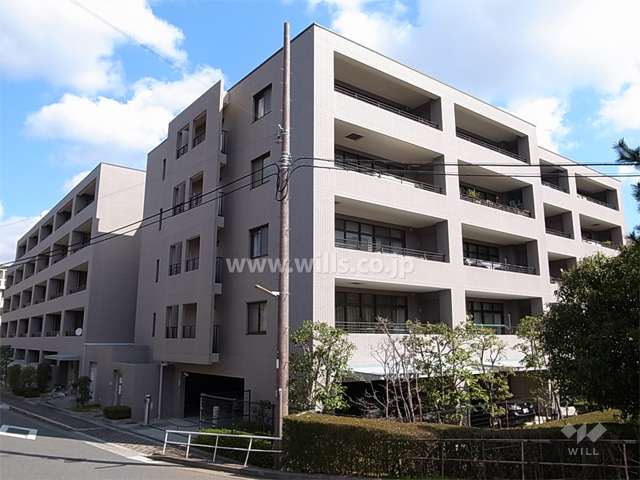 ジークレフ芦屋の外観（南西側から）　南棟、西棟、北棟の全3棟で構成されています。