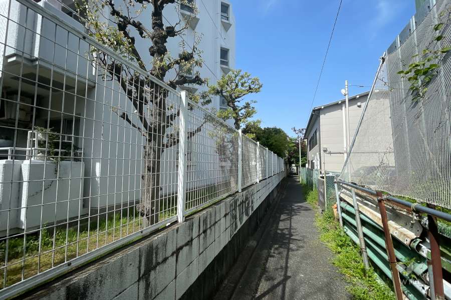 敷地の南東側前面通路