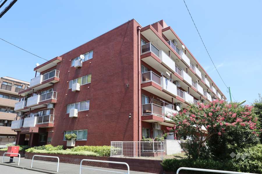 ライオンズマンション玉堤の外観（南西側から）