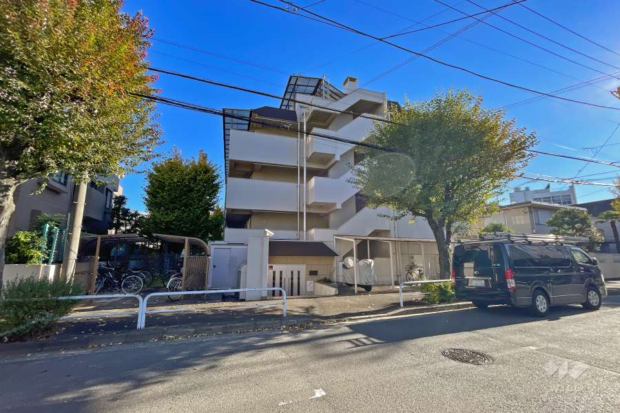 尾山台ヒミコマンションの外観（西側から）