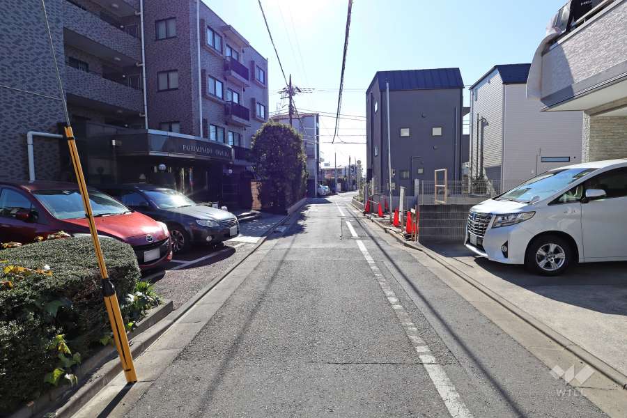 敷地北西側の前面道路