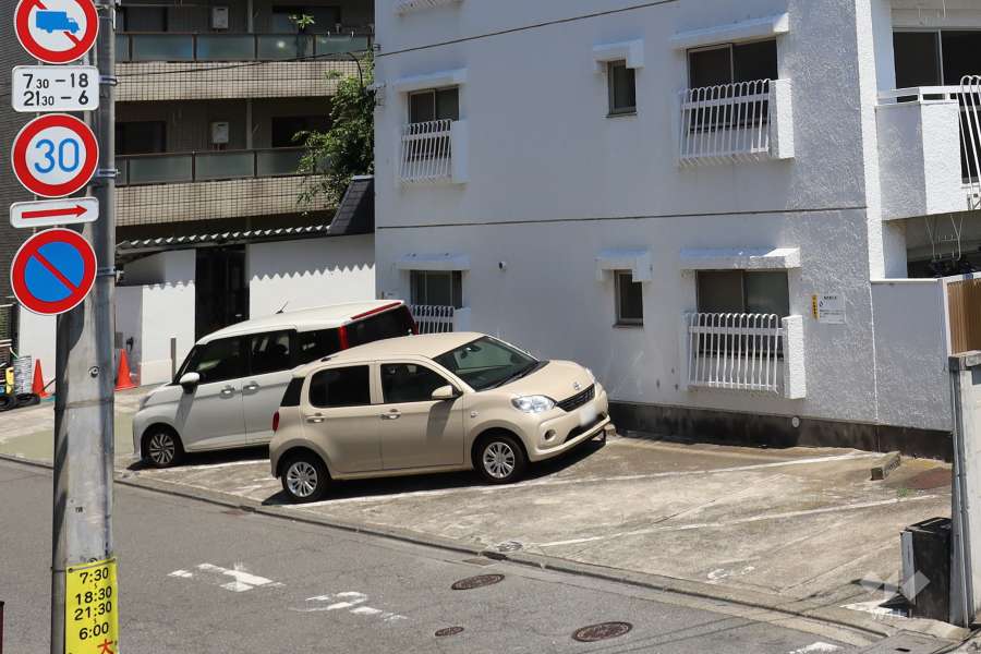 敷地内駐車場（屋外平面式）
