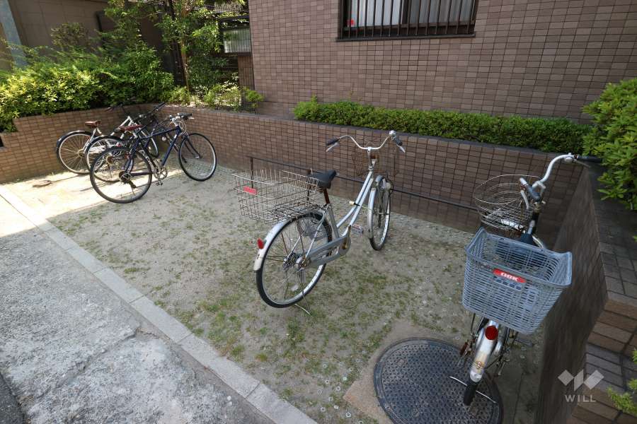 東側駐輪場