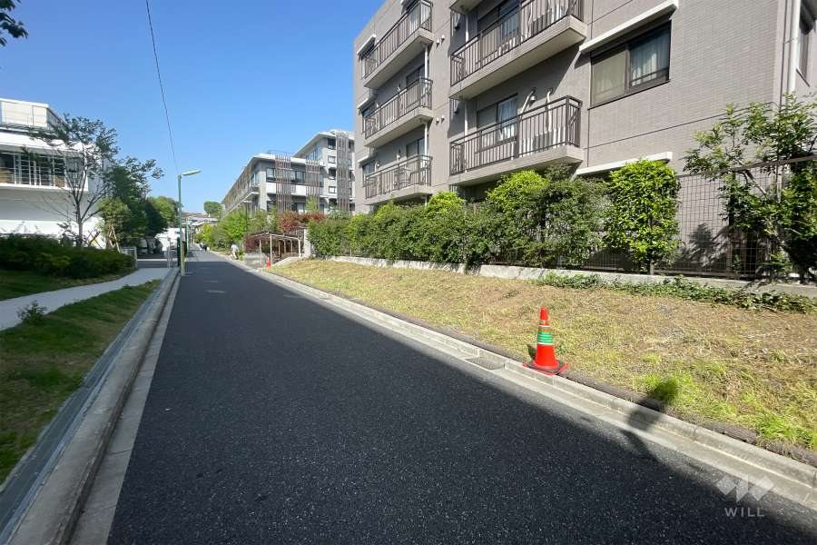敷地北西側の前面道路　