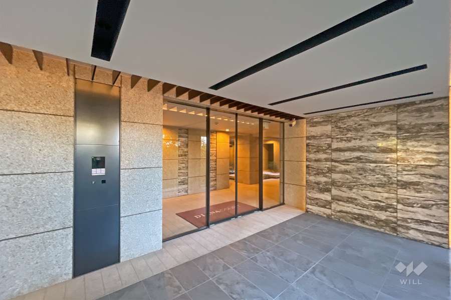 エントランスはオートロック付きです。