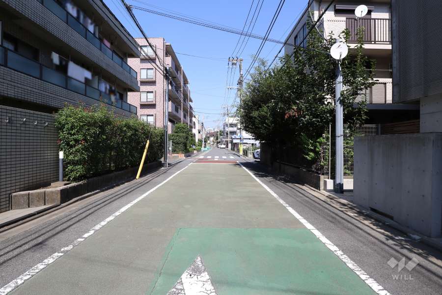 敷地北西側の前面道路