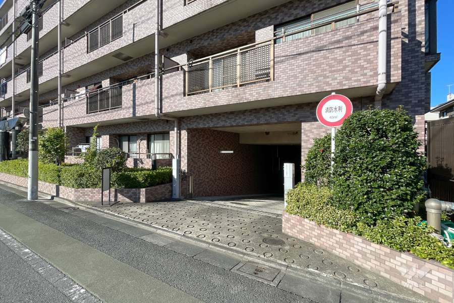 駐車場の出入り口