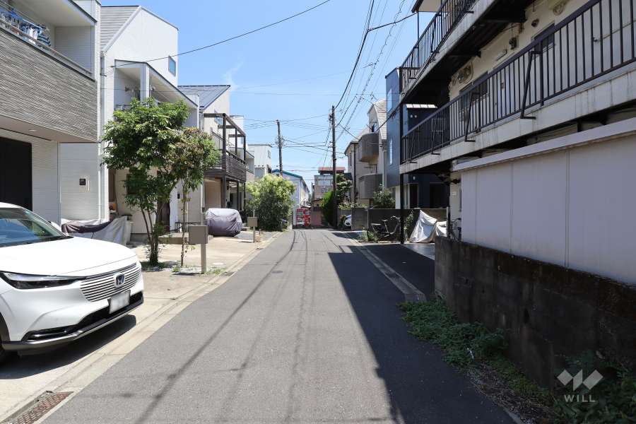 敷地北東側の前面道路