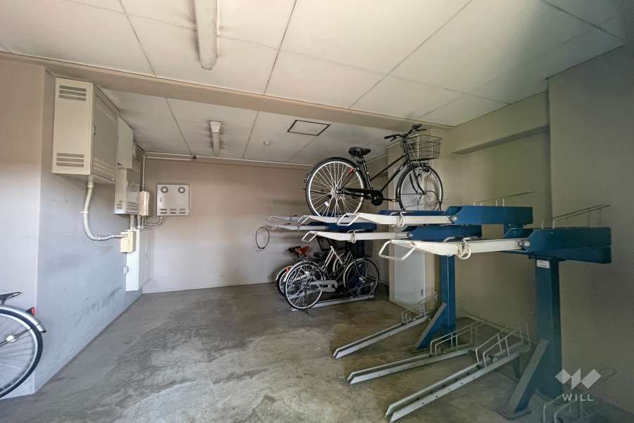 屋内に設けられた駐輪場