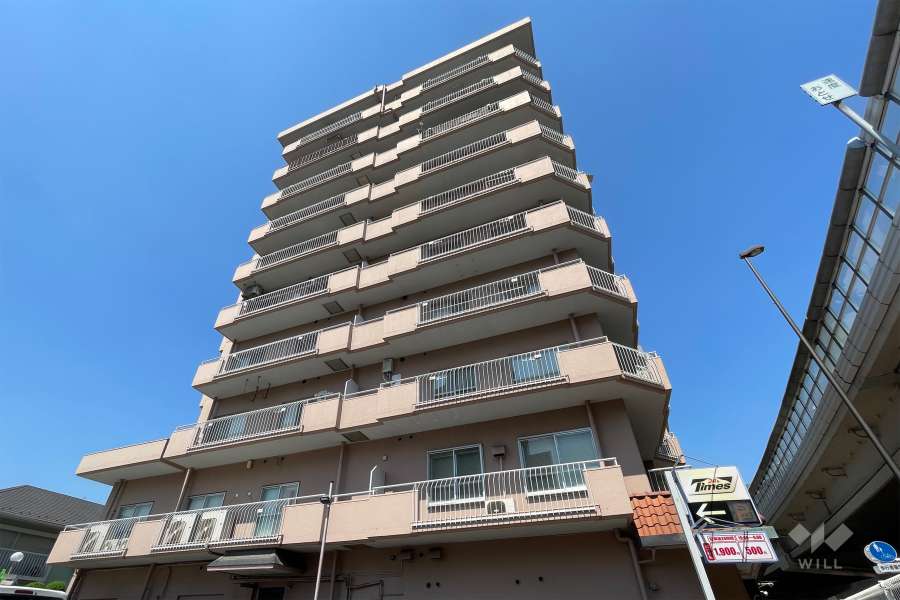 グリーンマンション駒沢の外観（南西側から）