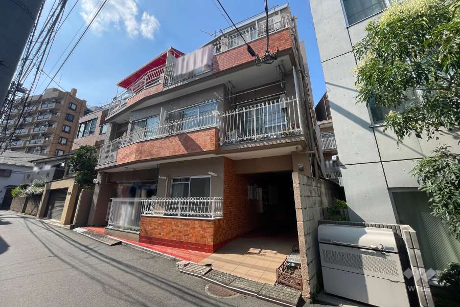 キャニオンマンション駒沢の外観（南東側から）