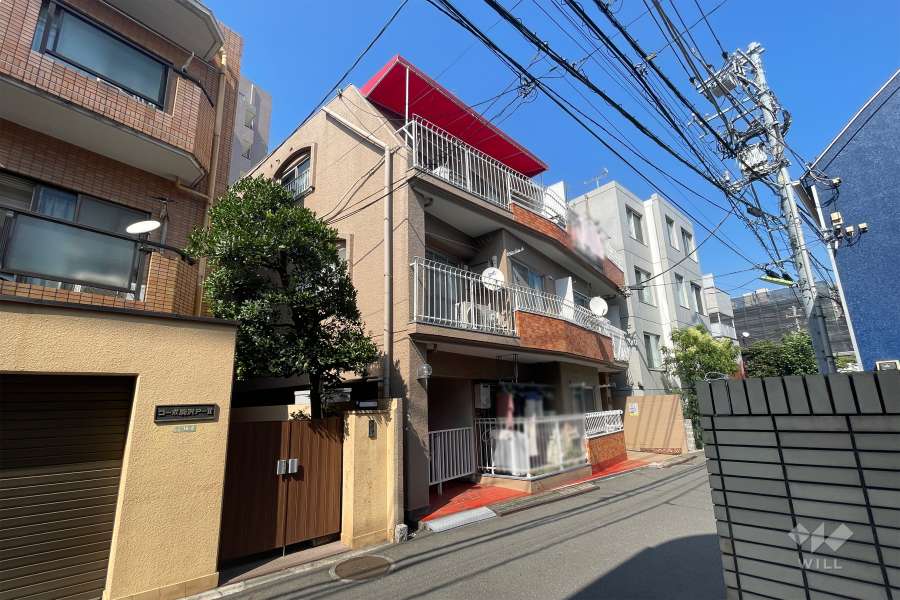 キャニオンマンション駒沢の外観（南西側から）