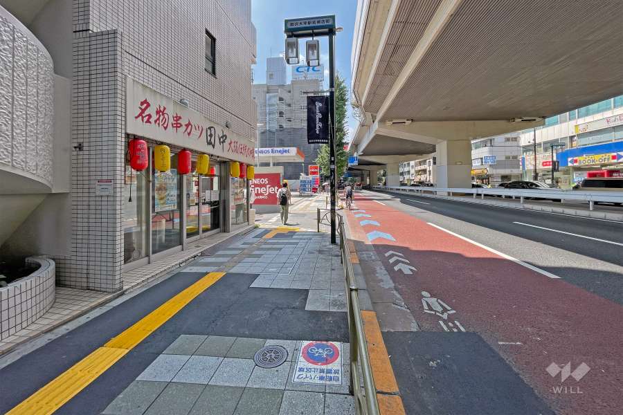 敷地北側の前面道路（東側から）