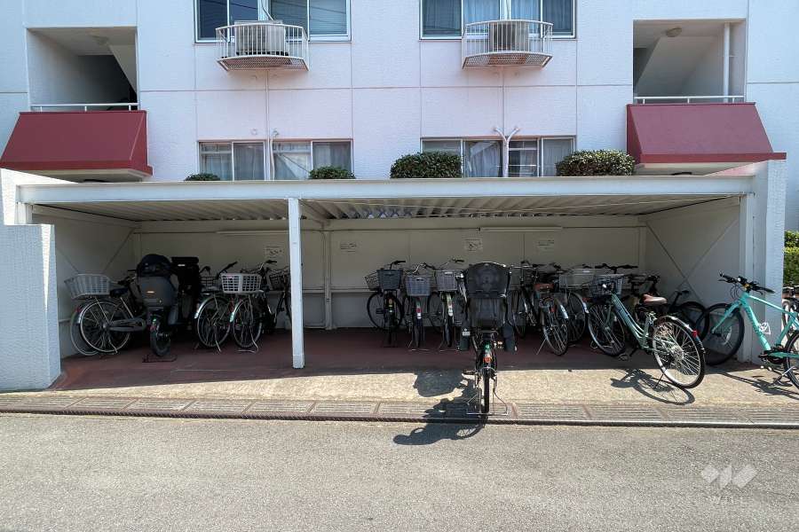 駐輪場（屋根付き）