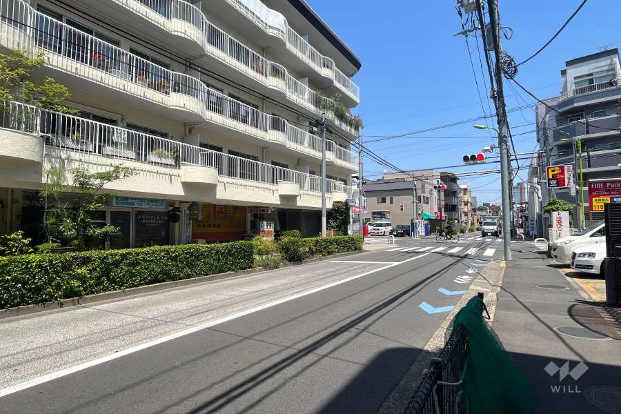 敷地南東側の前面道路