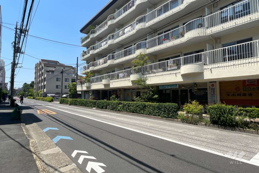 敷地南東側の前面道路