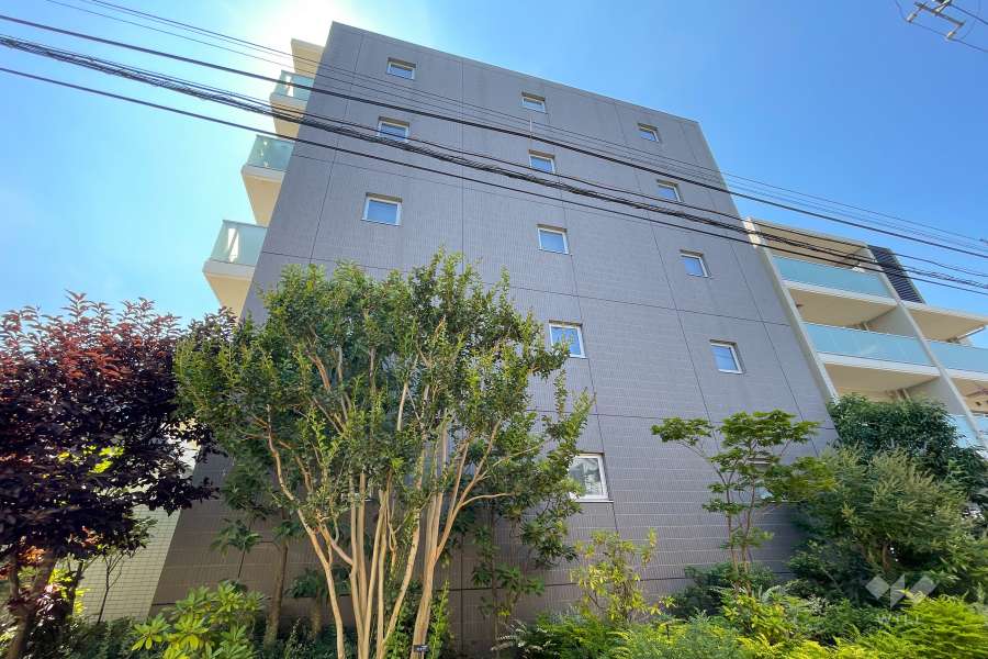 リストレジデンス桜新町の外観（南東側から）