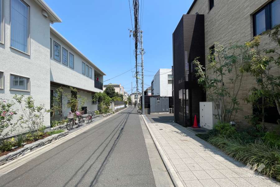 敷地北側の前面道路　