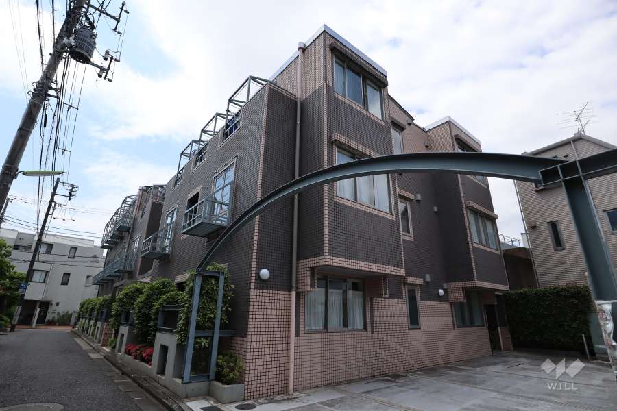 ベルビュー駒沢の外観（北東側から）