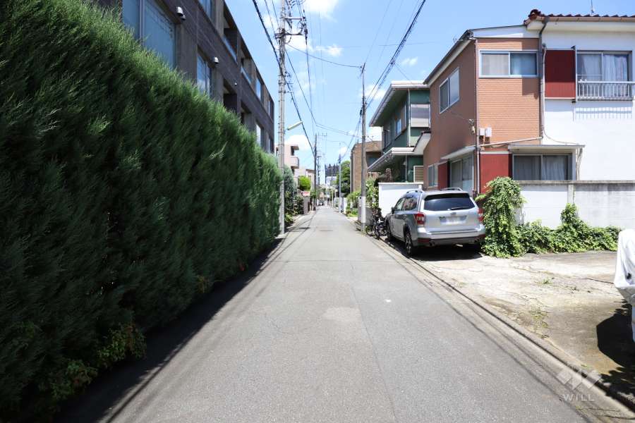 敷地東側の前面道路