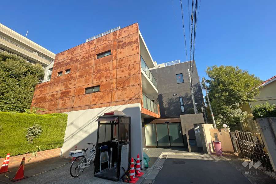 コマザワアパートメントの外観（南西側から）