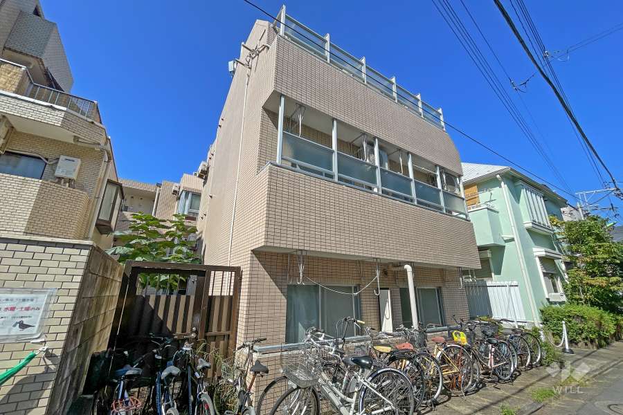 カテリーナ経堂の外観（南東側から）