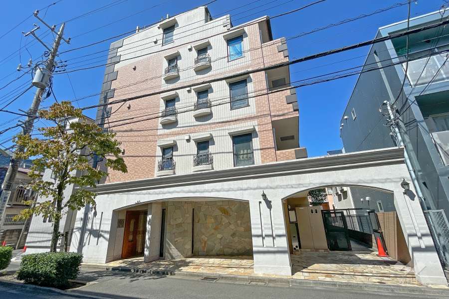 グランステューディオ経堂の外観（東側から）