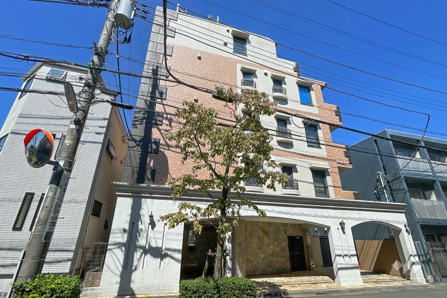 グランステューディオ経堂の外観（南側から）