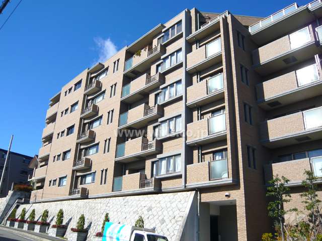 ベルアージュ蘆丘の外観（南側から）