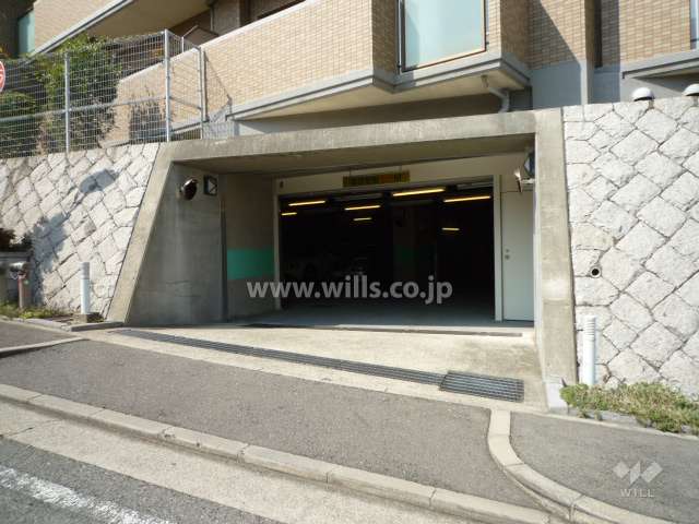 駐車場出入り口