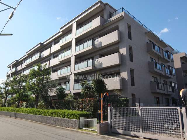 ファミールグラン芦屋の外観（南東側から）