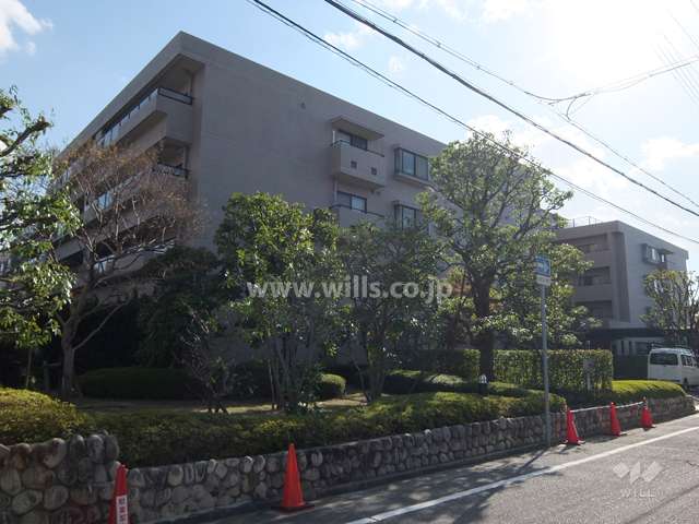 ファミールグラン芦屋の外観（北東側から）