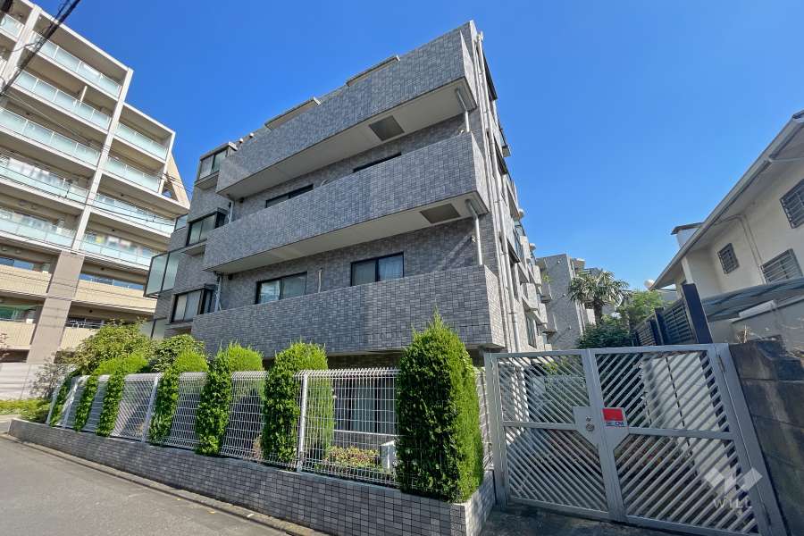 ベルス経堂の外観（南西側から）