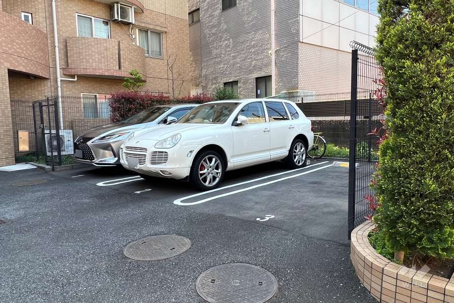 敷地内駐車場(屋外平面式)