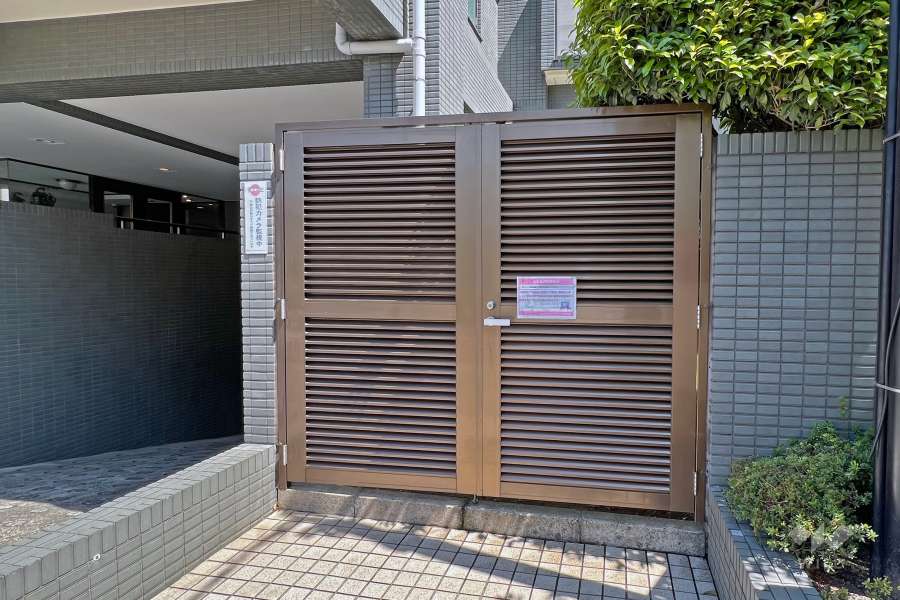 駐輪場の入り口