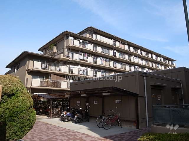 ファミリープラザ宝塚B棟の外観（南西側から）